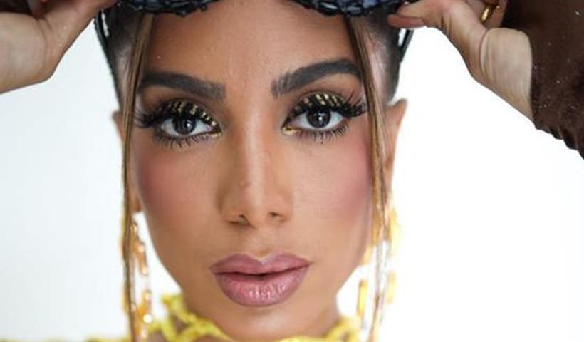 anitta-anuncia-reality-com-famosos-em-ilha