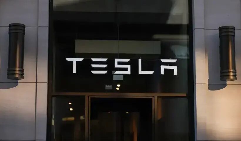 Tesla Estabelece sua Primeira Loja na América